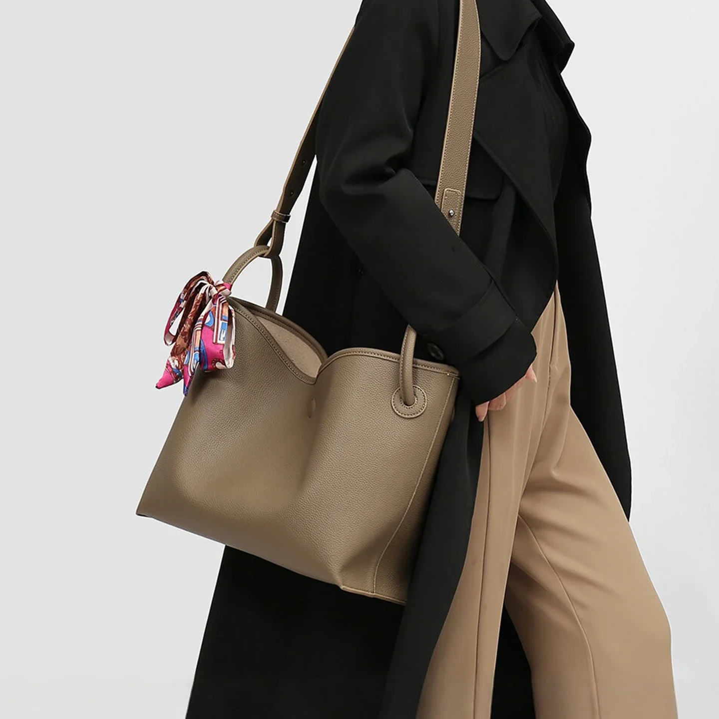 ライトラグジュアリー ハイエンド レディース トートバッグ  - Luxury Bags Leather のレビューと価格